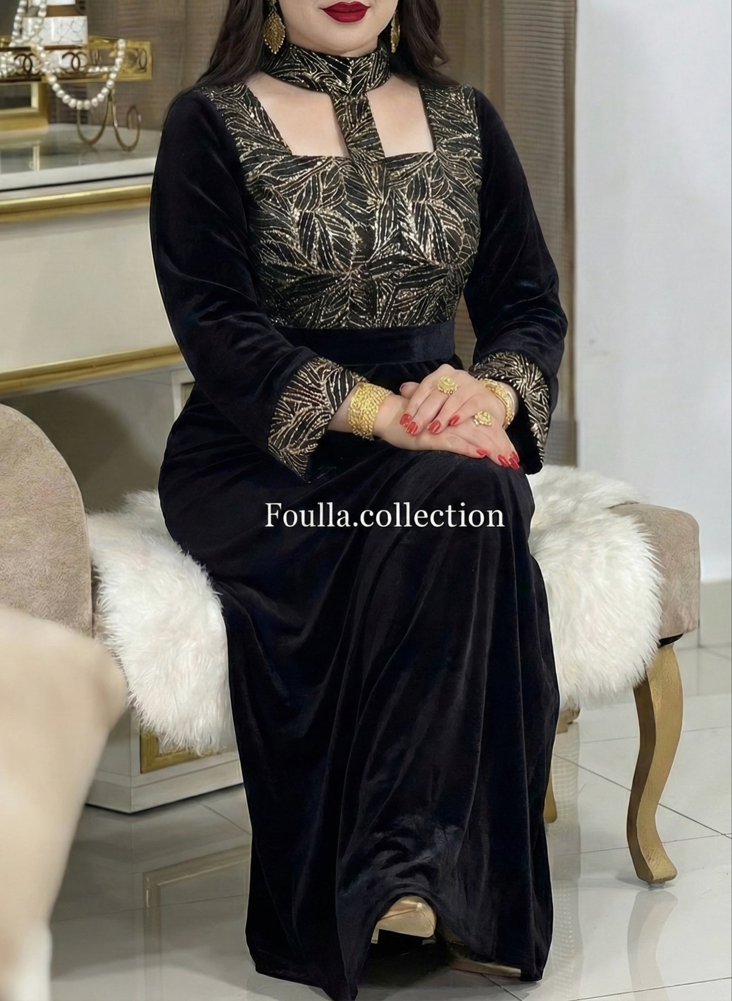 فستان اليرقة اسود