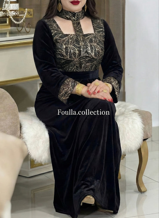 فستان اليرقة اسود