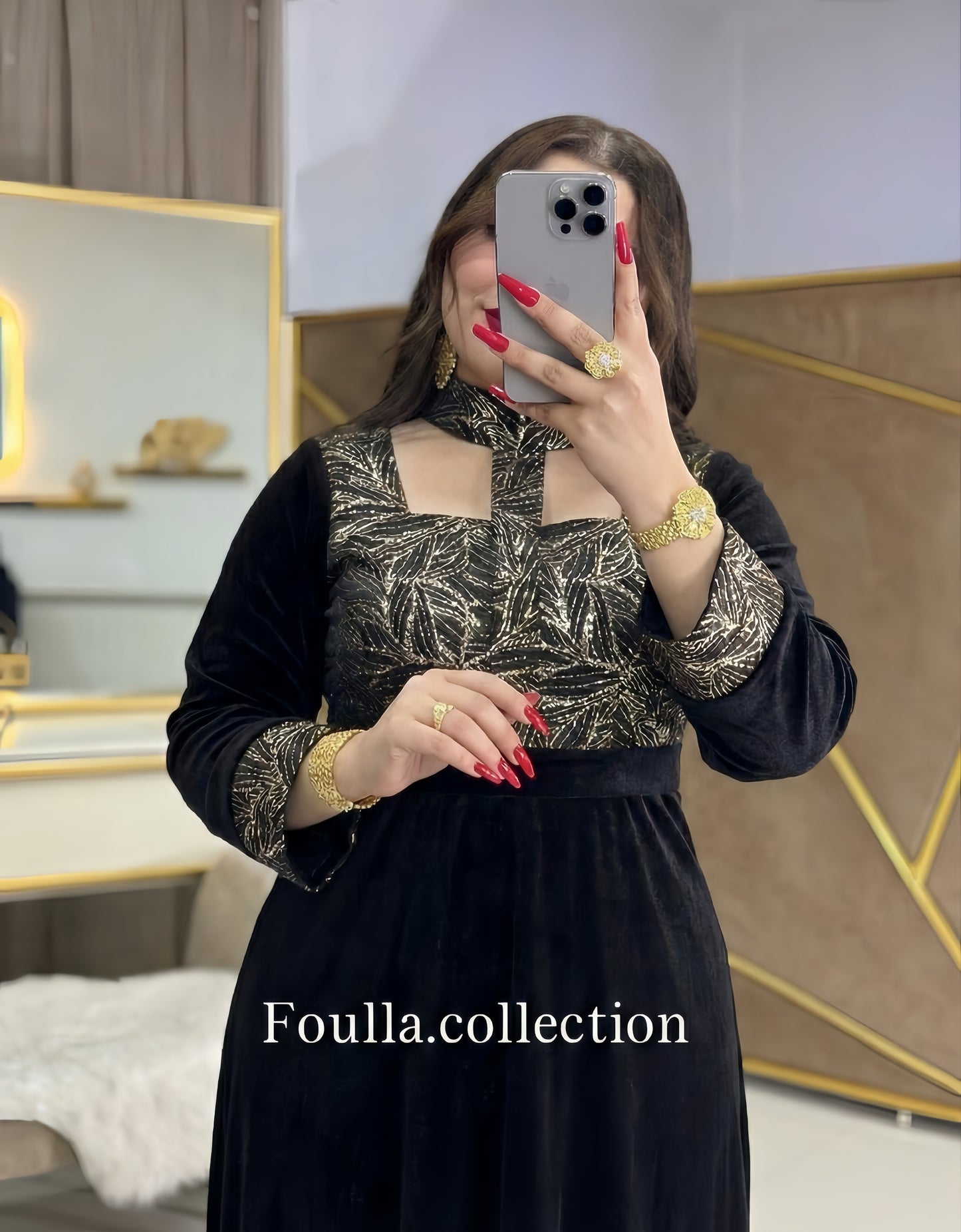 فستان اليرقة اسود