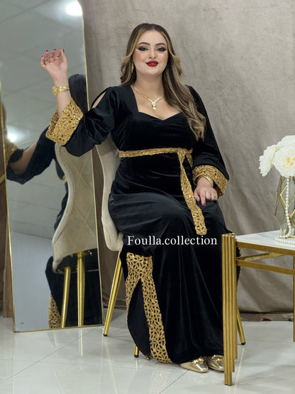 فستان ديور ذهبي