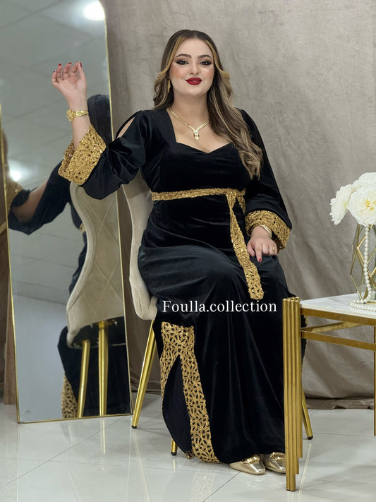 فستان ديور ذهبي