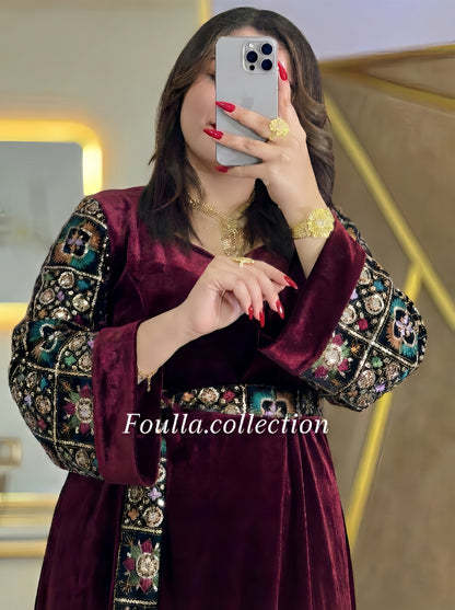 فستان نرجس بورغاندي